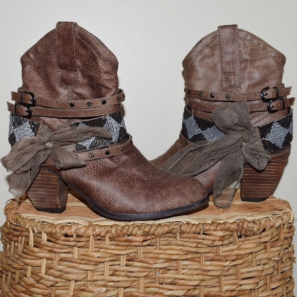 Not Rated Shoes - Not Rated Beaded Embellished Heeled Ankle Boots